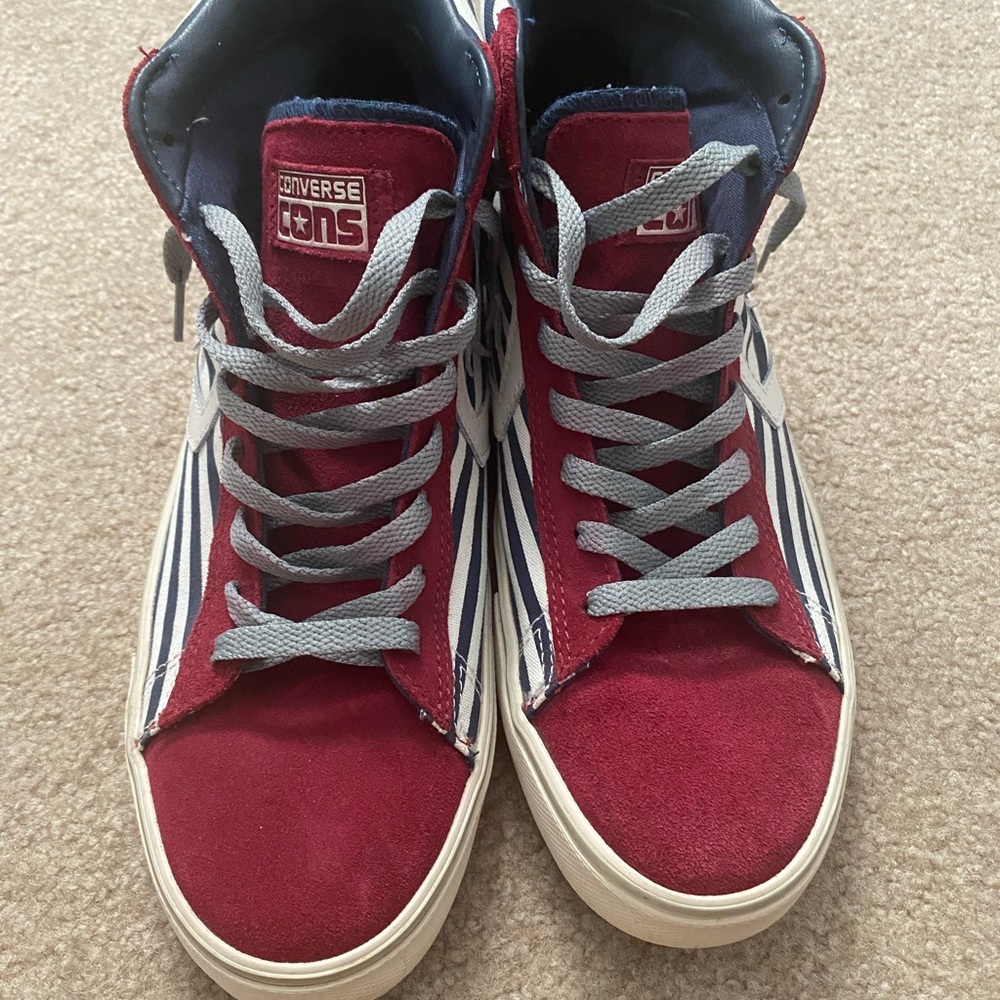 Converse - Picture 2 of 5
